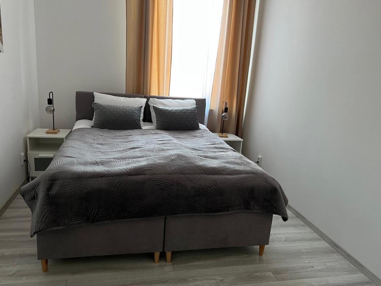 Przy Deptaku Apartment *
